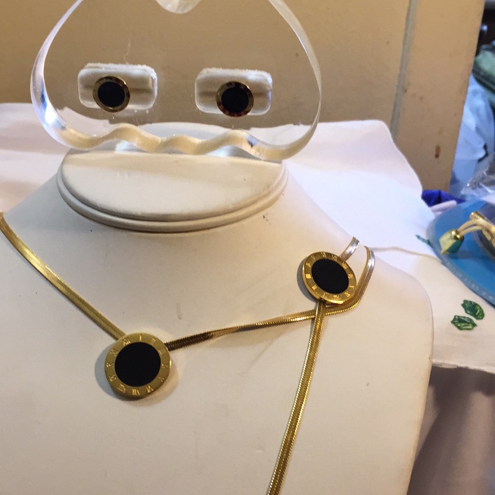 14 karat stainless steel set